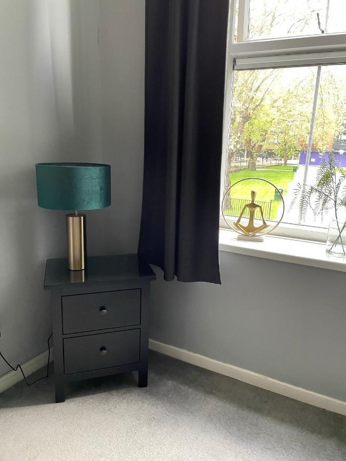 2 Bed Apartment Close To City Centre Cardiff Exterior foto