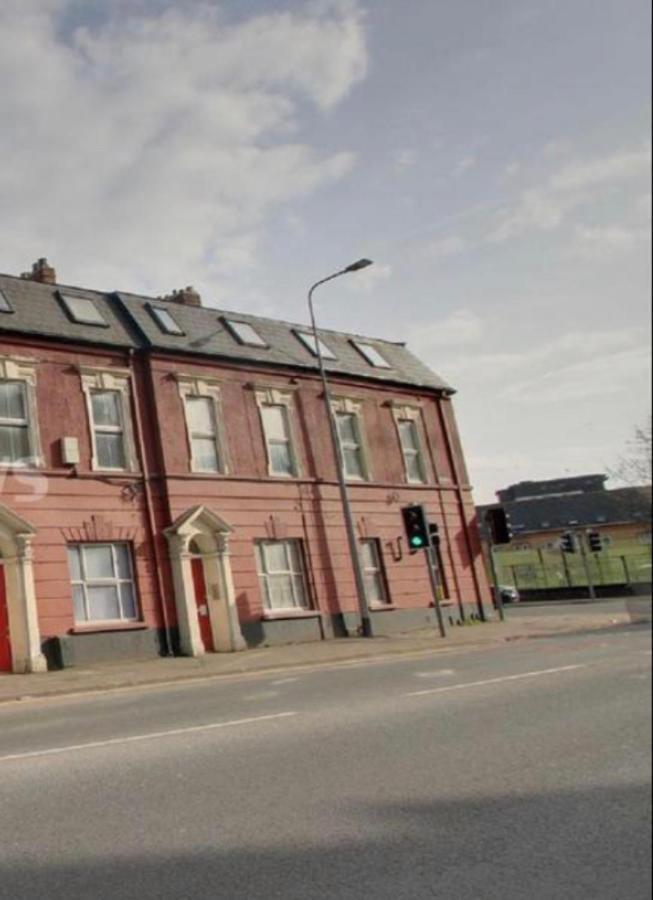 2 Bed Apartment Close To City Centre Cardiff Exterior foto
